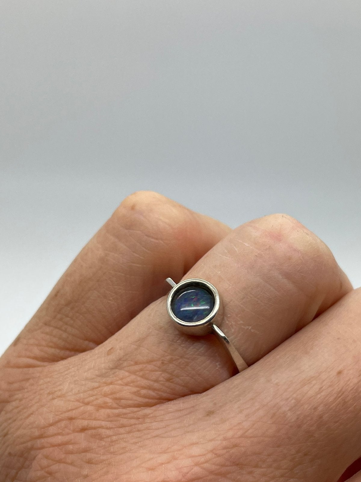 F258 Prachtige zilveren opaal ring (verstelbaar), Ophalen of Verzenden, Zilver, Ring, Met edelsteen