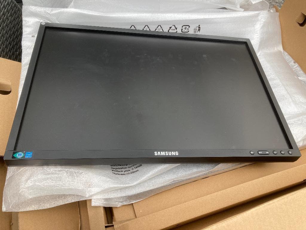 4 monitors van samsung, Ophalen, IPS, 101 t/m 150 Hz, Zo goed als nieuw