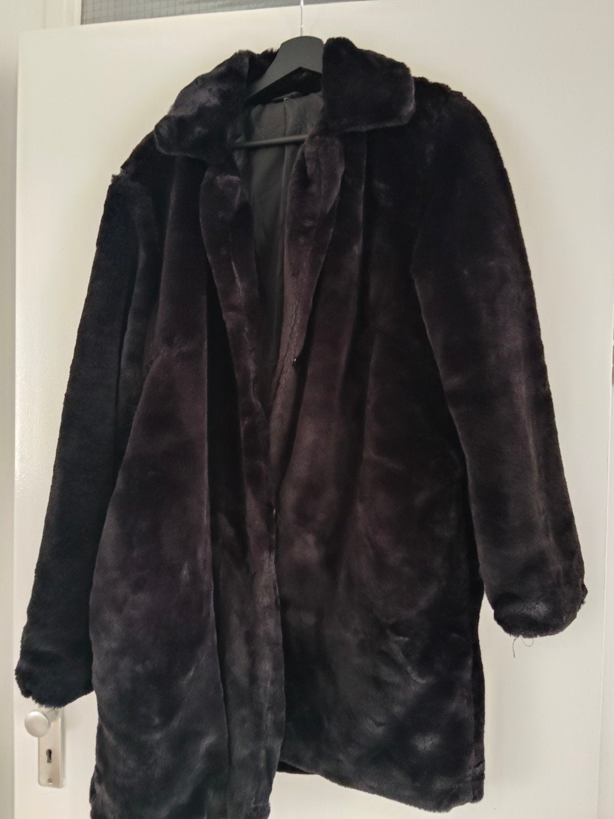 Zwarte faux fur jas, Ophalen of Verzenden, Zo goed als nieuw, Maat 42/44 (L), Zwart