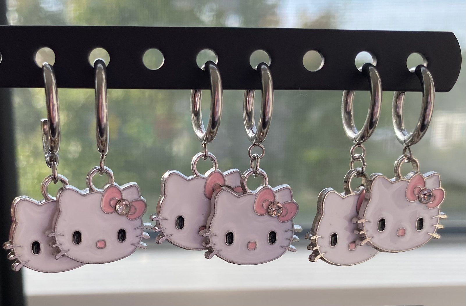 Oorbellen met RVS sluiting - Hello Kitty - wit/roze/zilver, Ophalen of Verzenden, Nieuw, Goud, Overige materialen