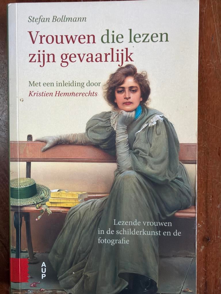 Vrouwen die lezen zijn gevaarlijk - Stefan Bollmann, Ophalen of Verzenden, Zo goed als nieuw, Europa overig