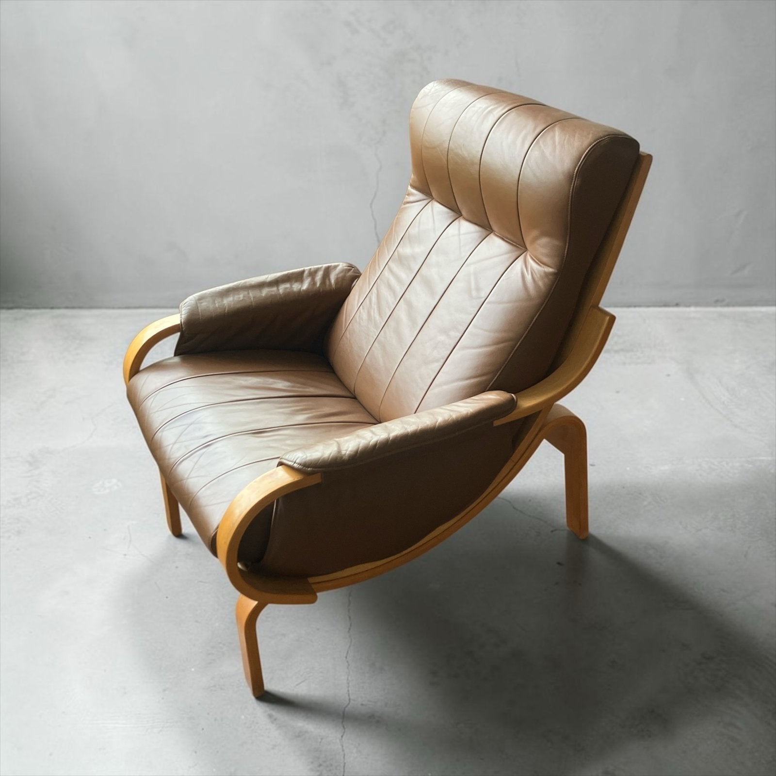 MCM Orbit Fauteuil Ingmar Relling voor Westnofa, Ophalen