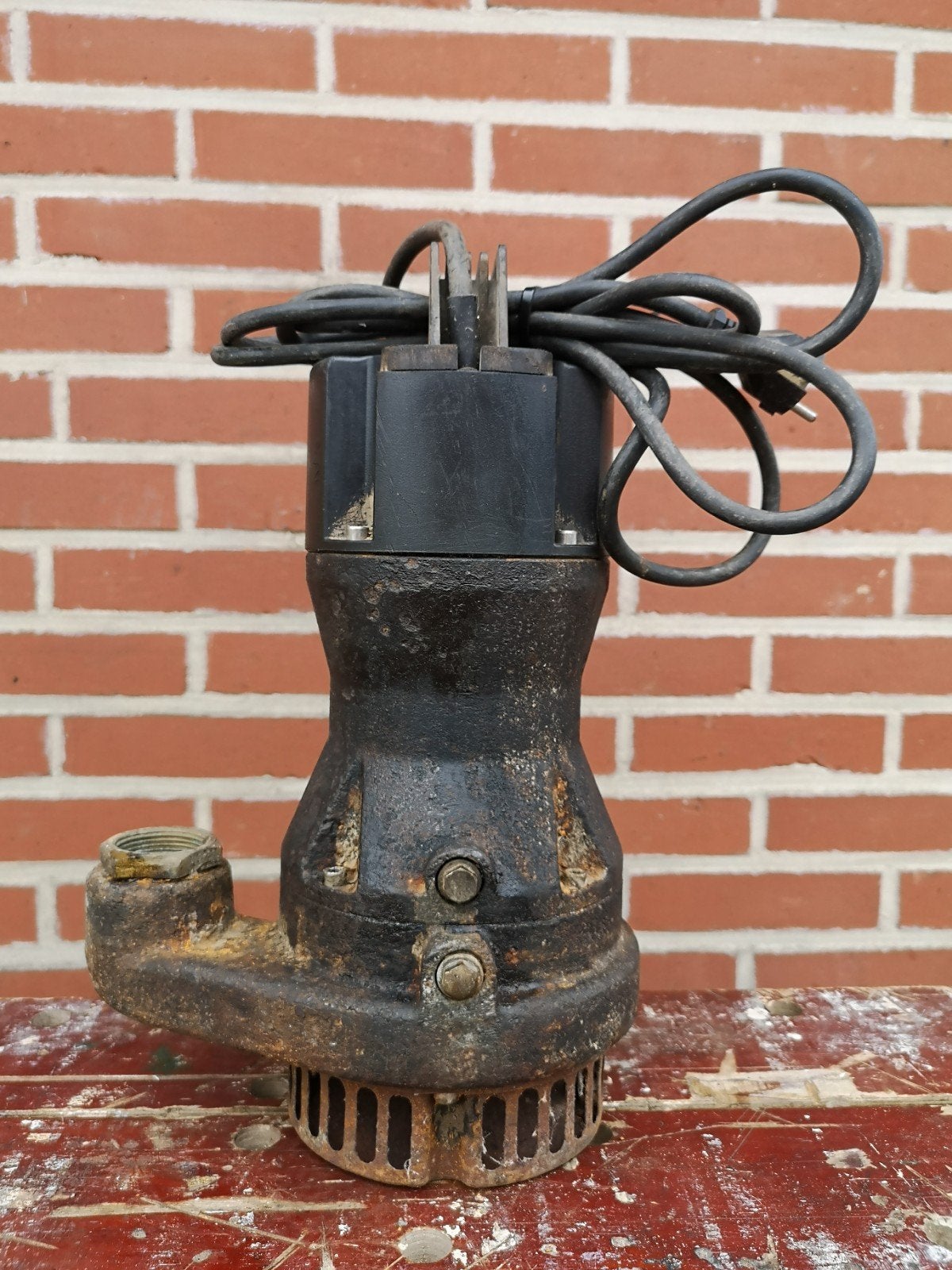 Zware dompelpomp Jung Pumpen UB62E/1, 18m³/u, 9m opvoer, Ophalen