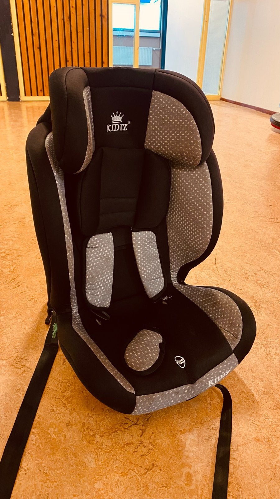 KIDIZ Kinderautostoel 9-36 kg (Groep 1/2/3) - Zwart/Grijs, Kinderen en Baby's, Autostoeltjes, Zijbescherming, 9 t/m 36 kg, Ophalen