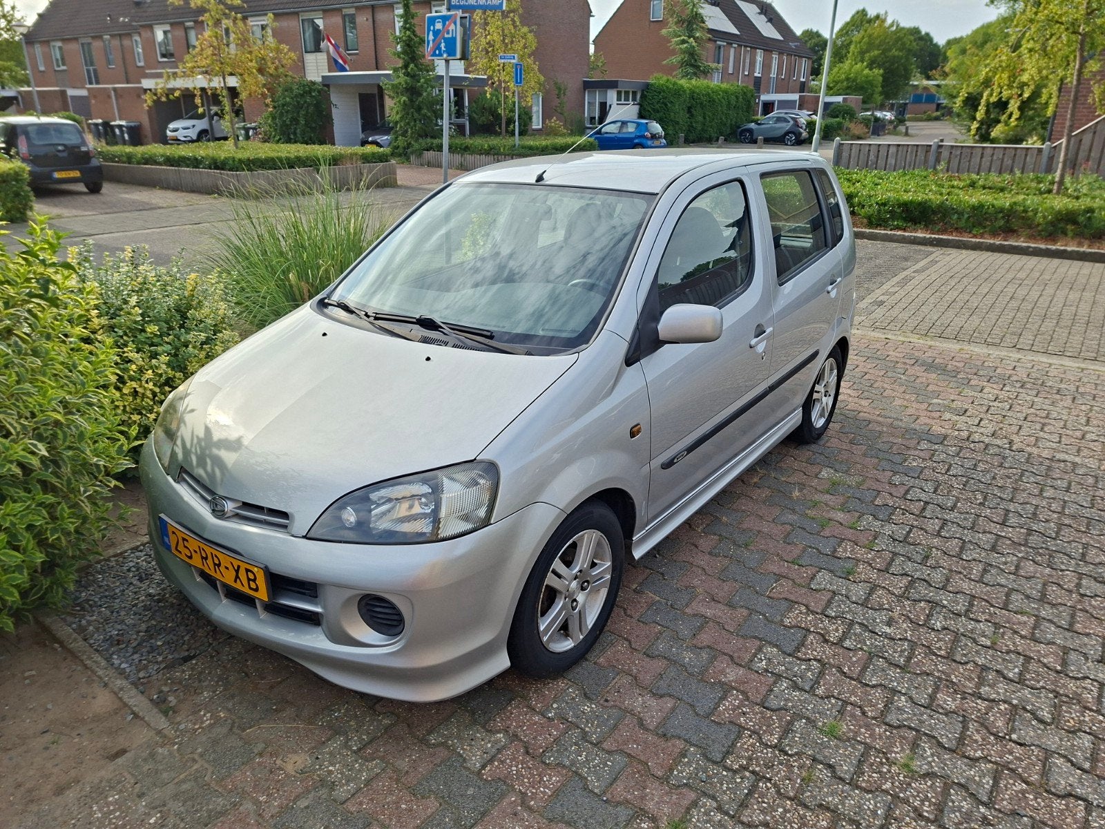 Daihatsu YRV 1.3 S AUT 2005 Grijs, 31 €/maand, 4 cilinders, 4 stoelen, Origineel Nederlands