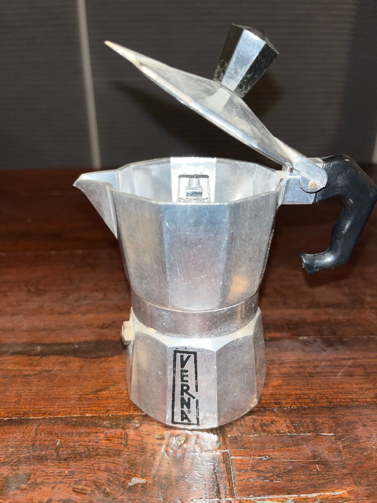 Verna Moka Pot - Klassieke Aluminium Percolator, Gebruikt, Overige modellen, Gemalen koffie, Ophalen of Verzenden