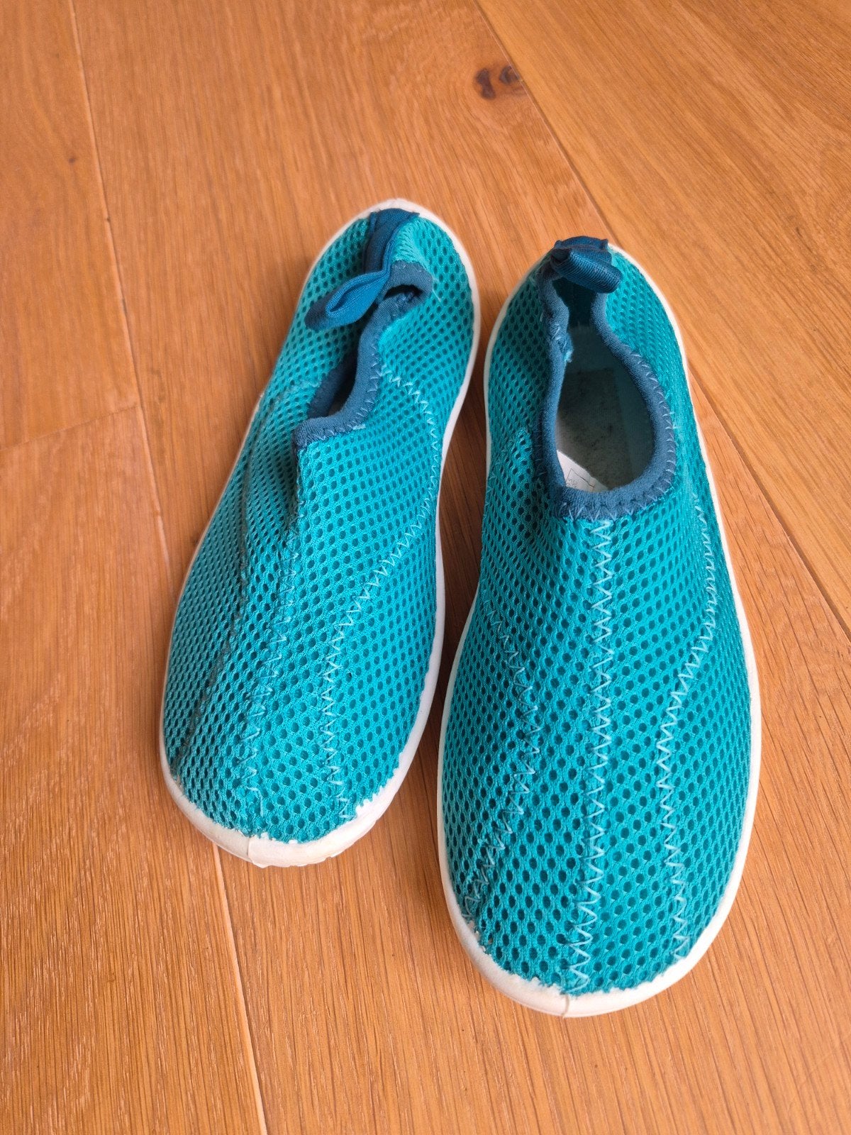 turquoise waterschoenen maat 30/31 decathlon, Ophalen of Verzenden, Zo goed als nieuw, Kind, Zeil- of Surfschoenen