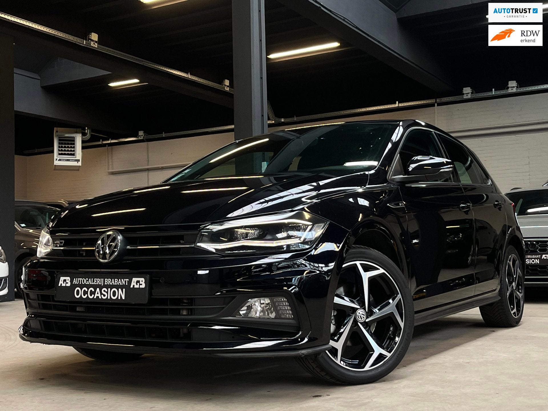 Volkswagen Polo 1.0 TSI R- Line Automaat/Virtual/Carplay, Auto's, Volkswagen, Gebruikt, Zwart, Bedrijf, 1100 kg