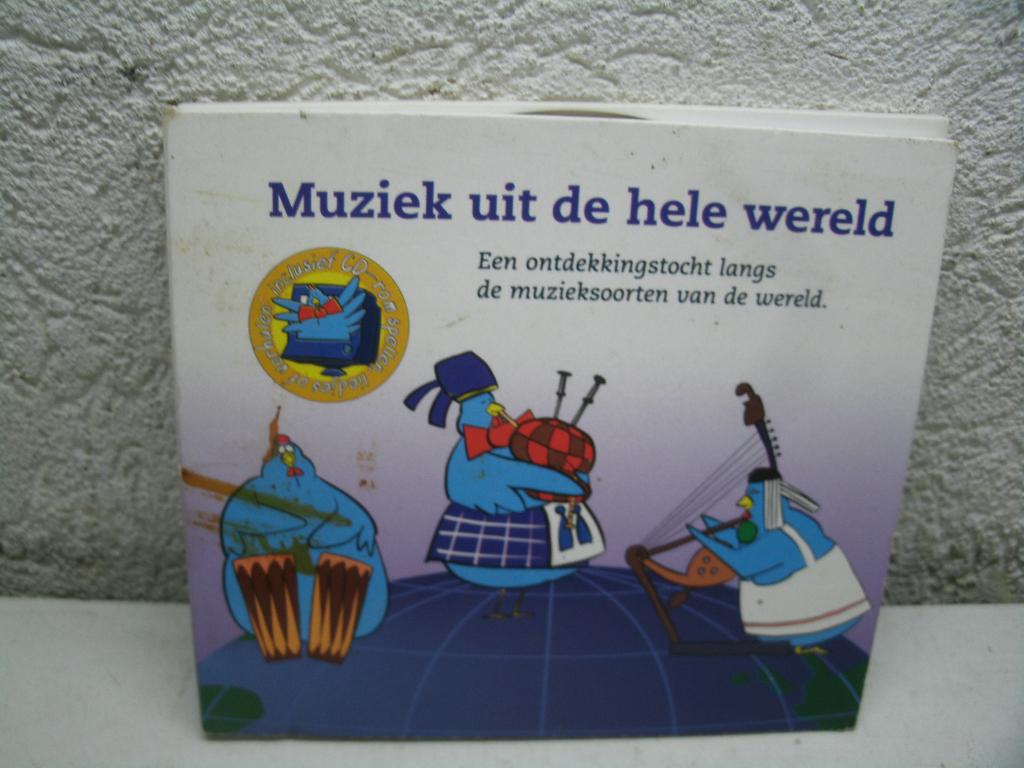 cd 177 muziek uit de hele wereld, Ophalen of Verzenden, Zo goed als nieuw, Levenslied of Smartlap