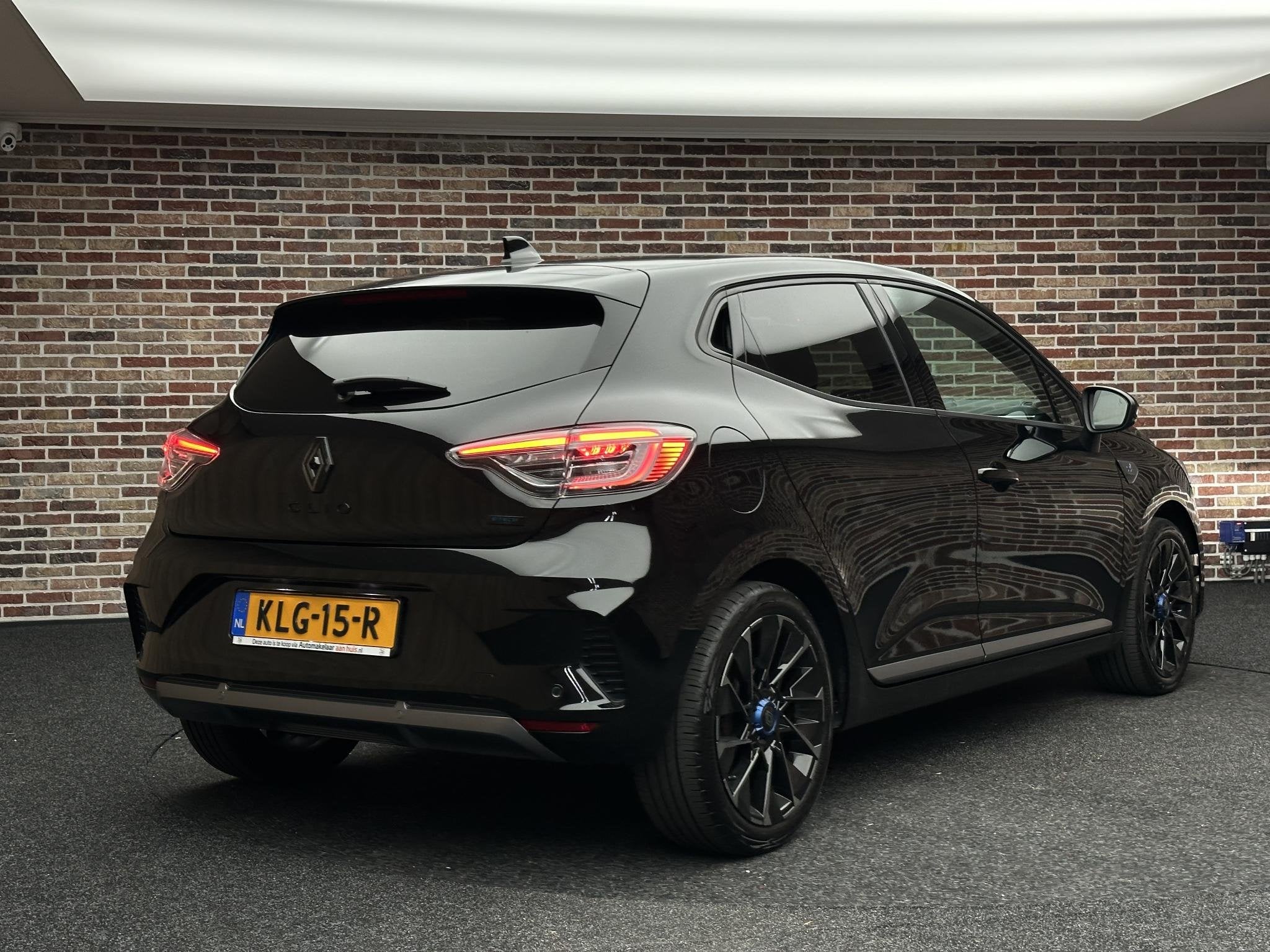 Renault Clio 1.6 E-Tech Full Hybrid 145 esprit Alpine | BOSE, Dealer onderhouden, Gebruikt, Euro 6, Leder en Stof
