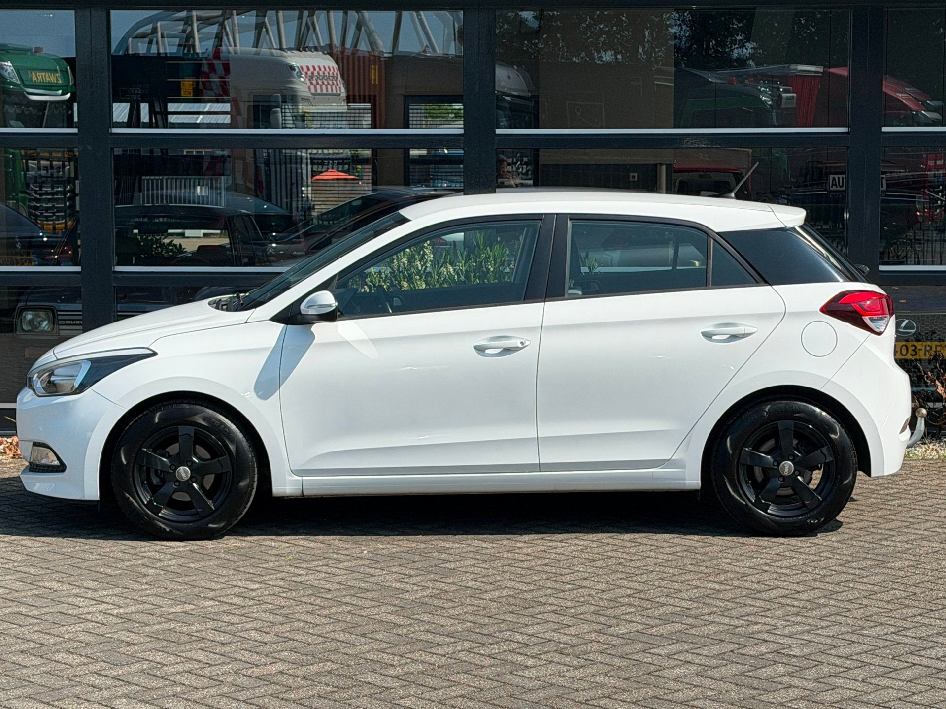 Hyundai I20 1.4i i-Motion Automaat Airco Trekhaak Rijklaar !, Auto's, Hyundai, 4 cilinders, Parkeersensor, Wit, Bedrijf