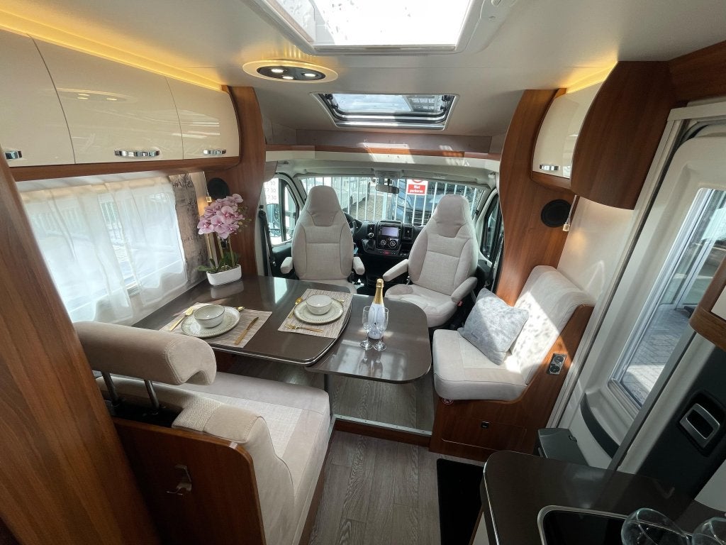 Hobby Optima Deluxe 65 T ENKELE BEDDEN AUTOMAAT LEVELSYSTEEM, Caravans en Kamperen, Campers, Automaat, Fiat, Hobby, 7 tot 8 meter