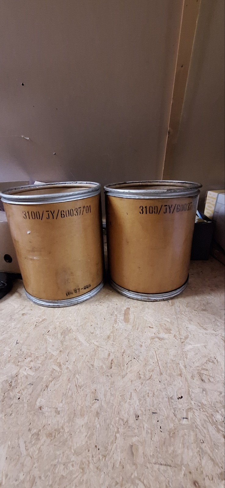 Vintage Industriële Vaten/Tonnen met Metalen Rand, Ophalen