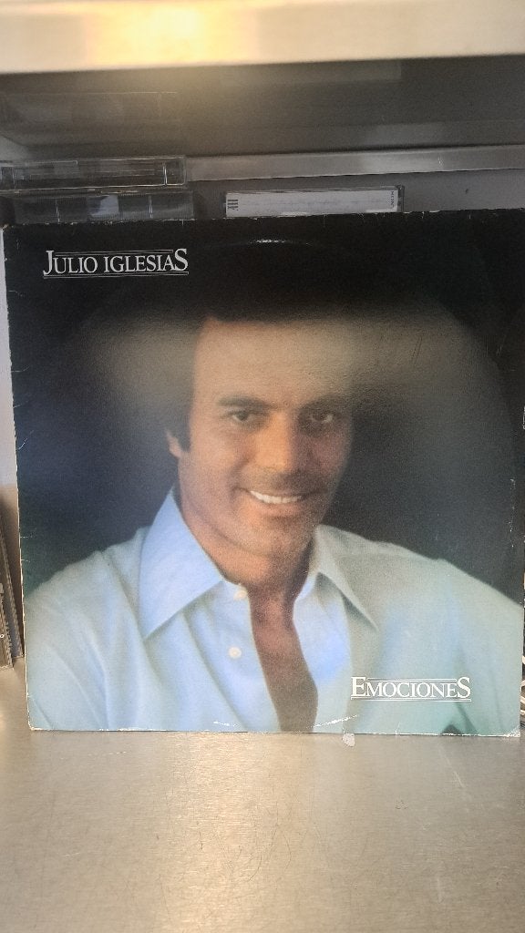Julio Iglesias - Emociones LP (1978) Z269-47, LP, Pop, Ophalen of Verzenden, Zo goed als nieuw