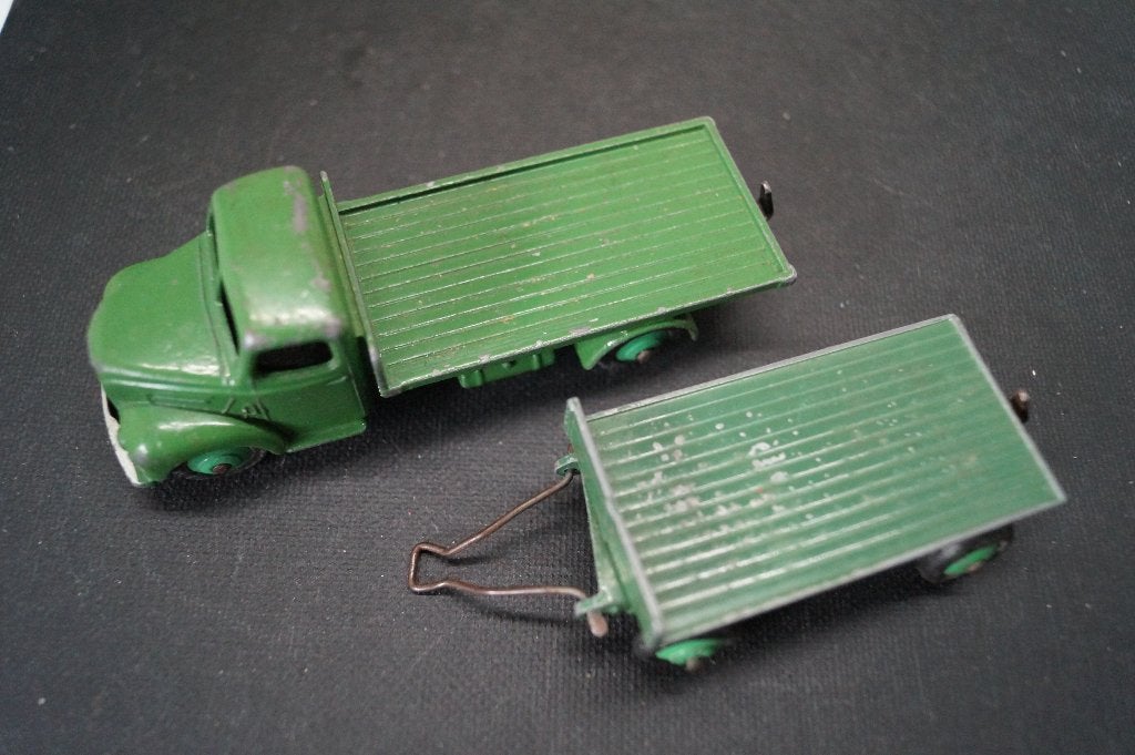 Dinky toy origineel . Geen Atlas. Fordson 422 en trailer 25c, Verzenden