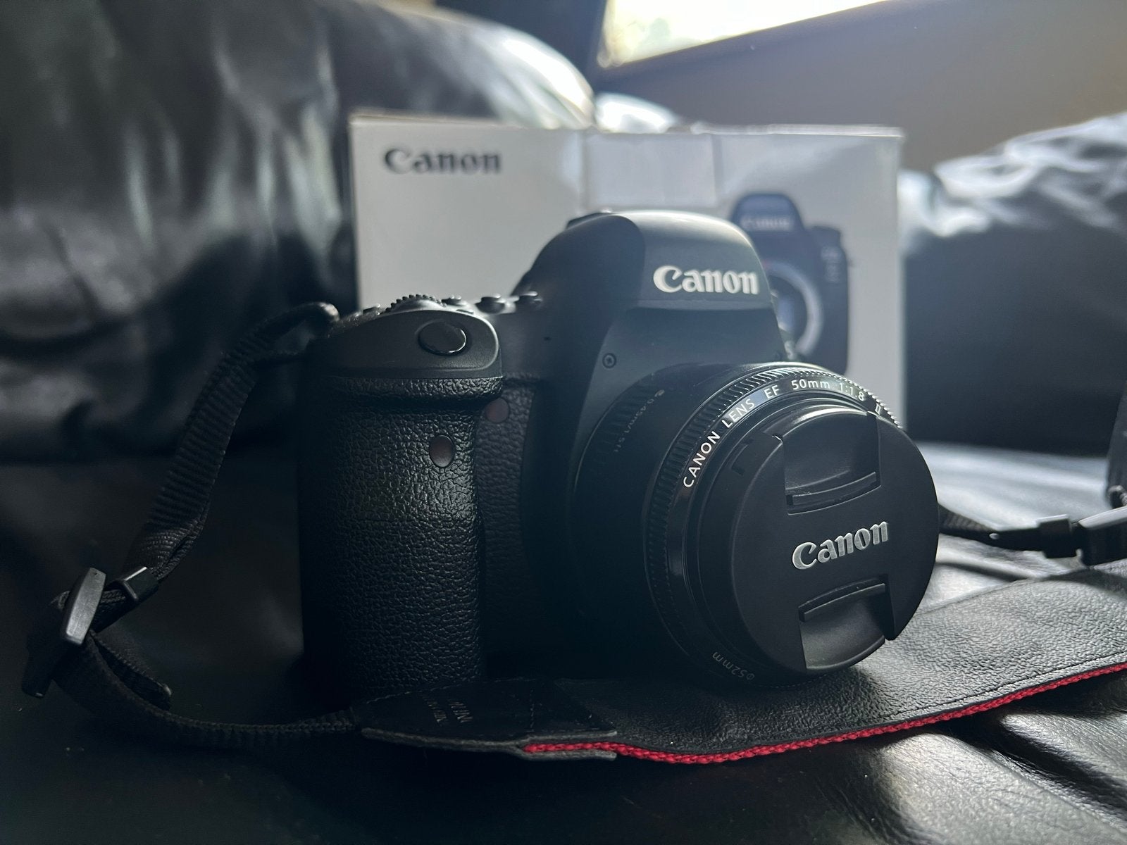 Canon 6D Mark II + Canon EF 50mm f/1.8 STM lens, Spiegelreflex, Canon, Ophalen of Verzenden, Zo goed als nieuw
