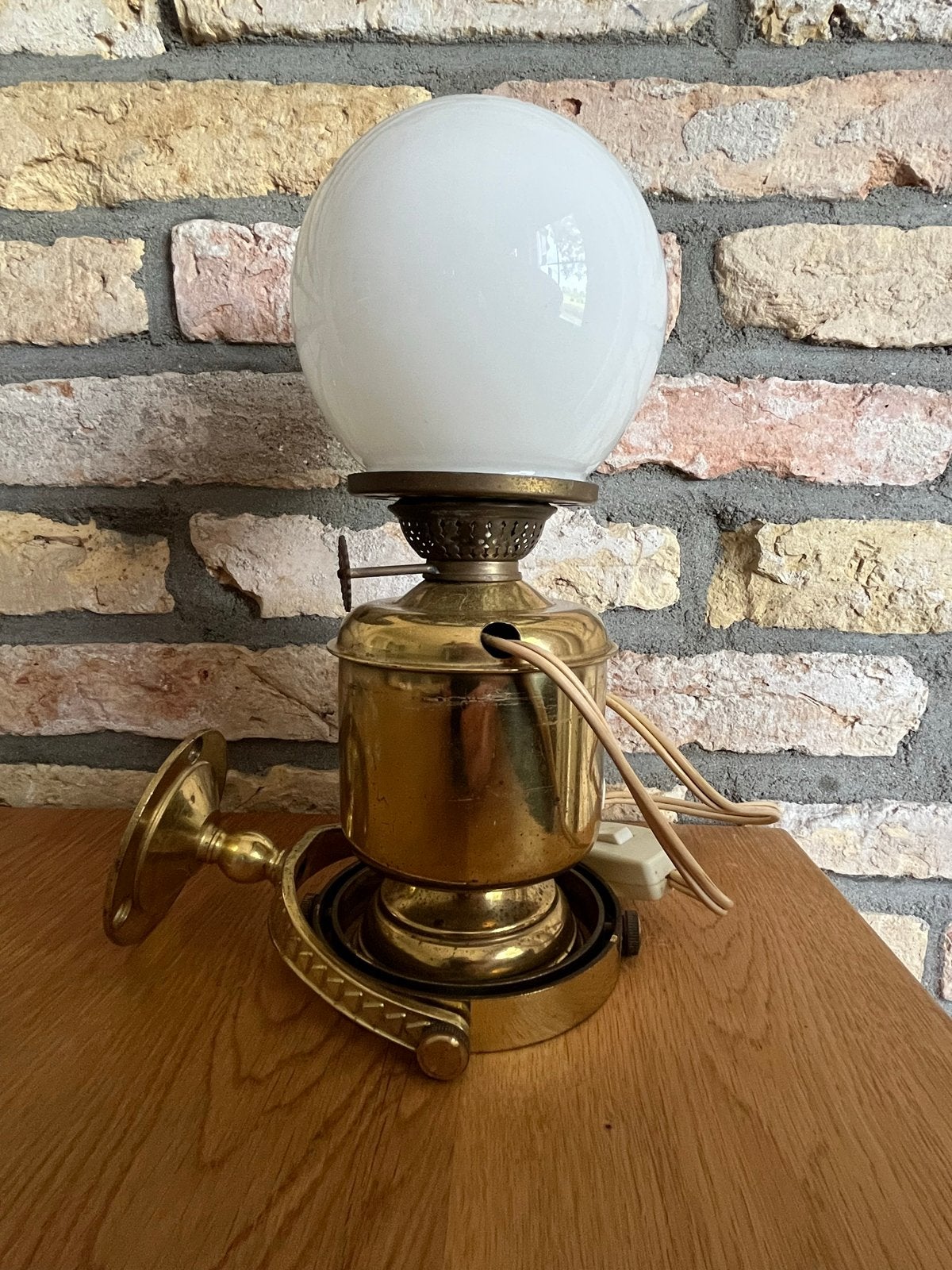 Antieke Messing Olielamp - Omgebouwd naar Elektrisch, Antiek en Kunst, Ophalen of Verzenden