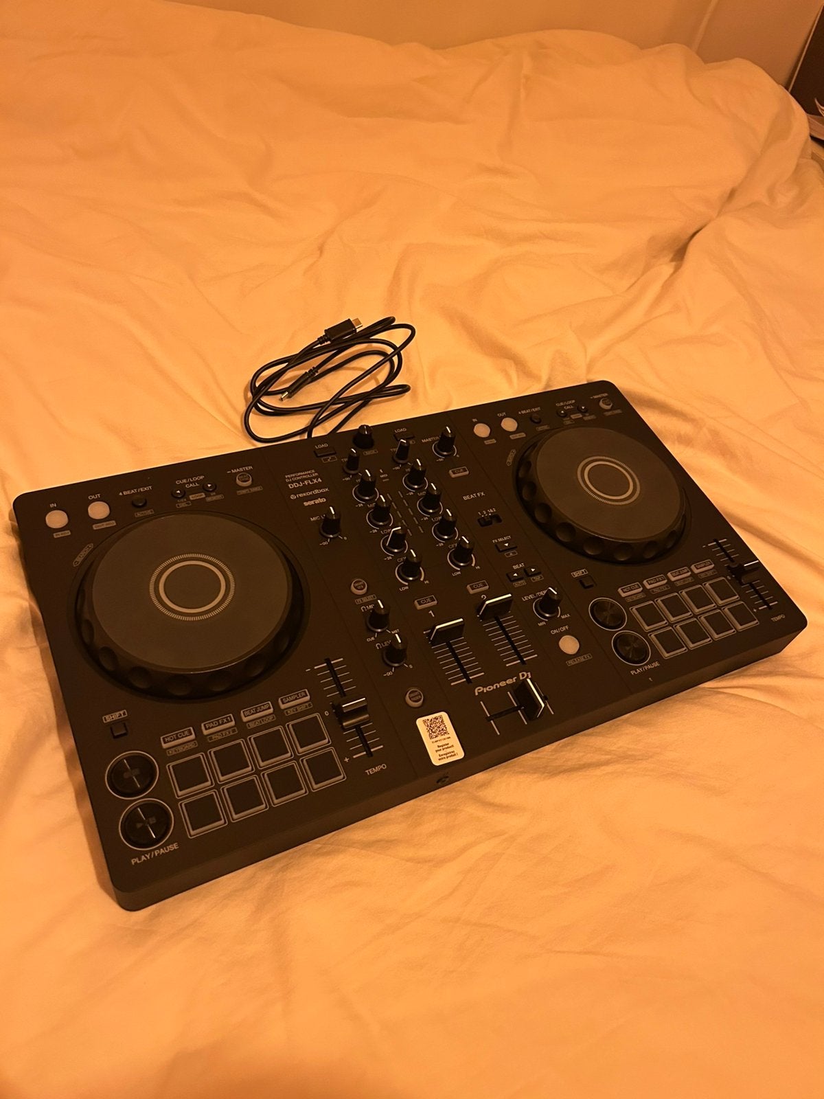 DDJ-FLX4 - te huur - amsterdam, Muziek en Instrumenten, Dj-sets en Draaitafels, Ophalen of Verzenden, Nieuw, Draaitafel, Pioneer