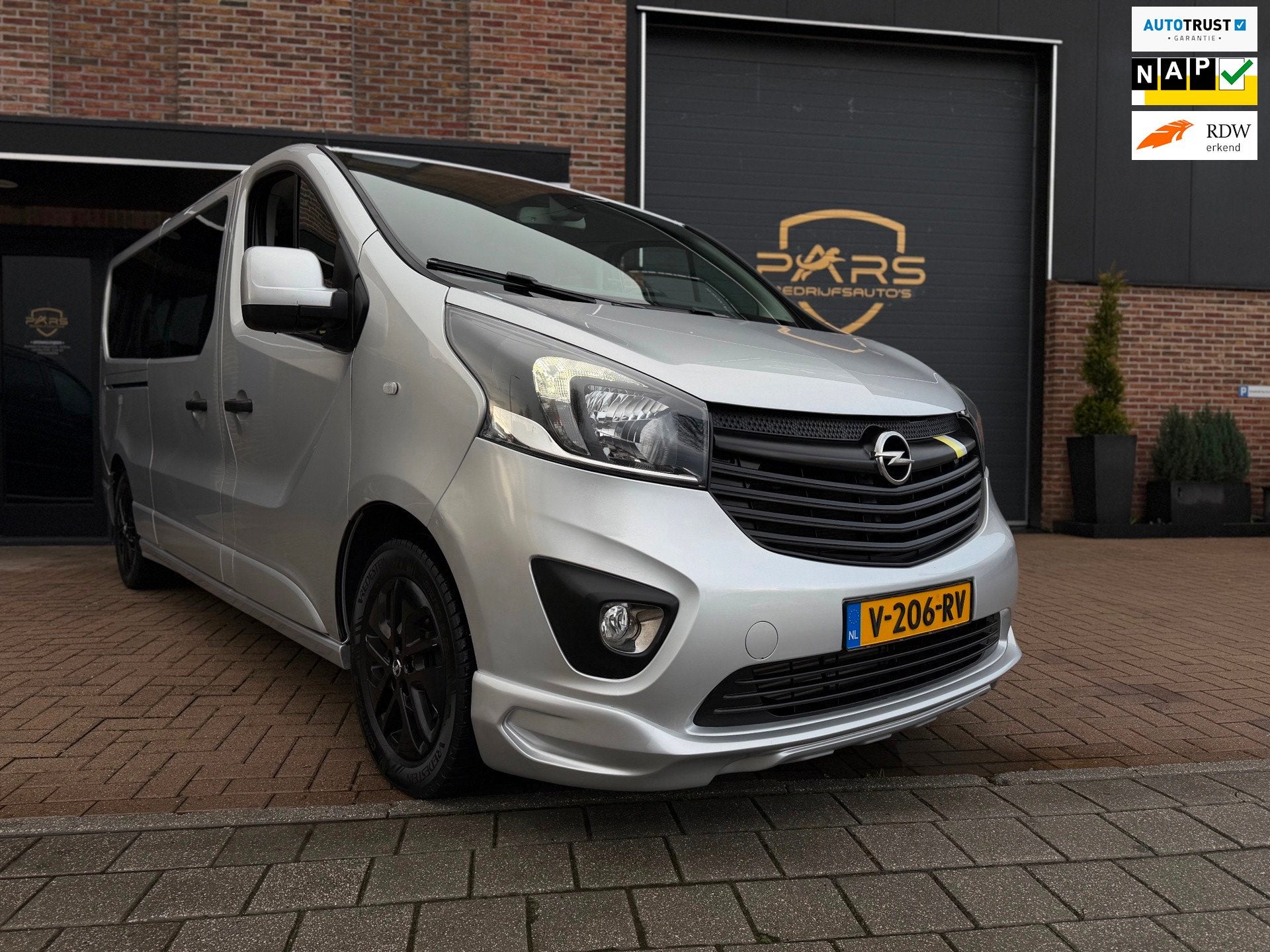 Opel Vivaro 1.6 CDTI L2H1 DC Sport EcoFlex Dubbele Cabine Du, Voorwielaandrijving, Gebruikt, Automatische klimaatregeling, Origineel Nederlands