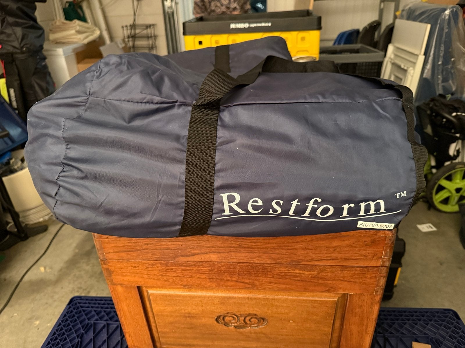 Restform Opblaasbaar Matras - Comfortabel en Draagbaar, Ophalen, Zo goed als nieuw, 2-persoons