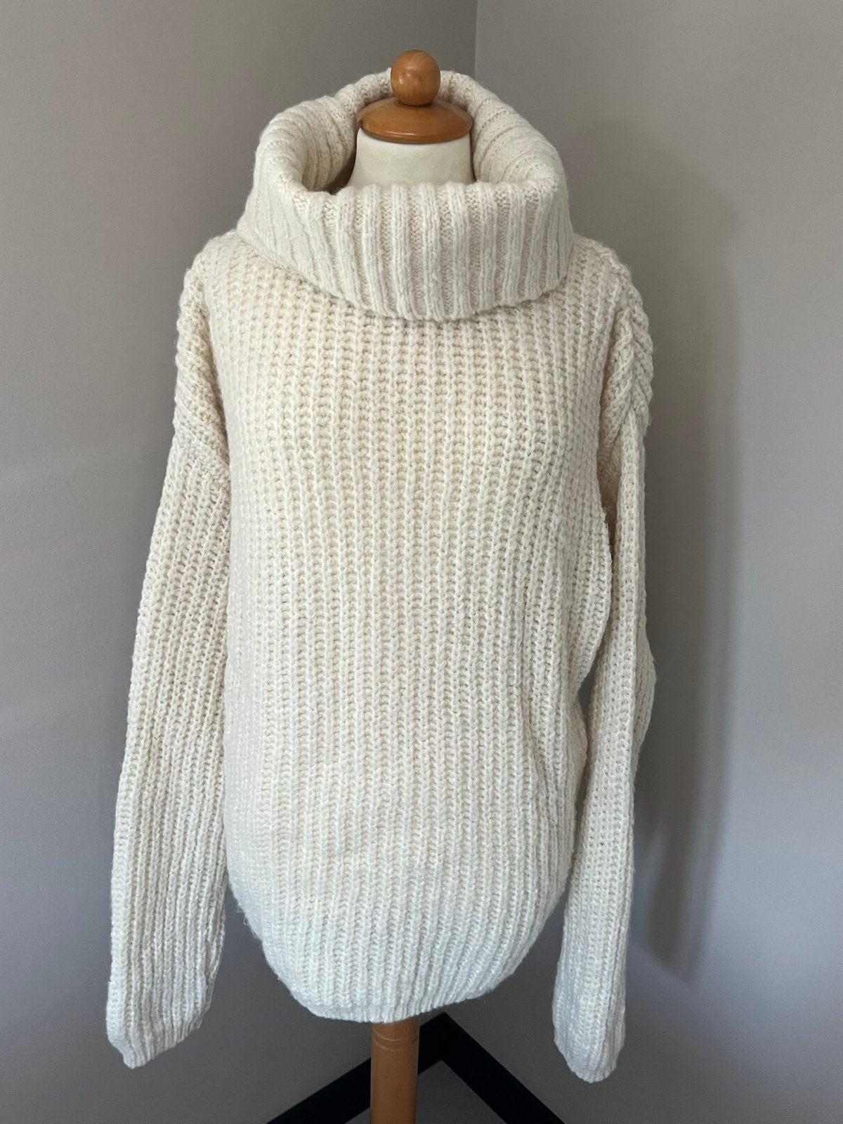 Nieuw! Janice gebreide rolkraag trui crème wit 40, Kleding | Dames, Ophalen of Verzenden, Nieuw, Maat 38/40 (M), Wit