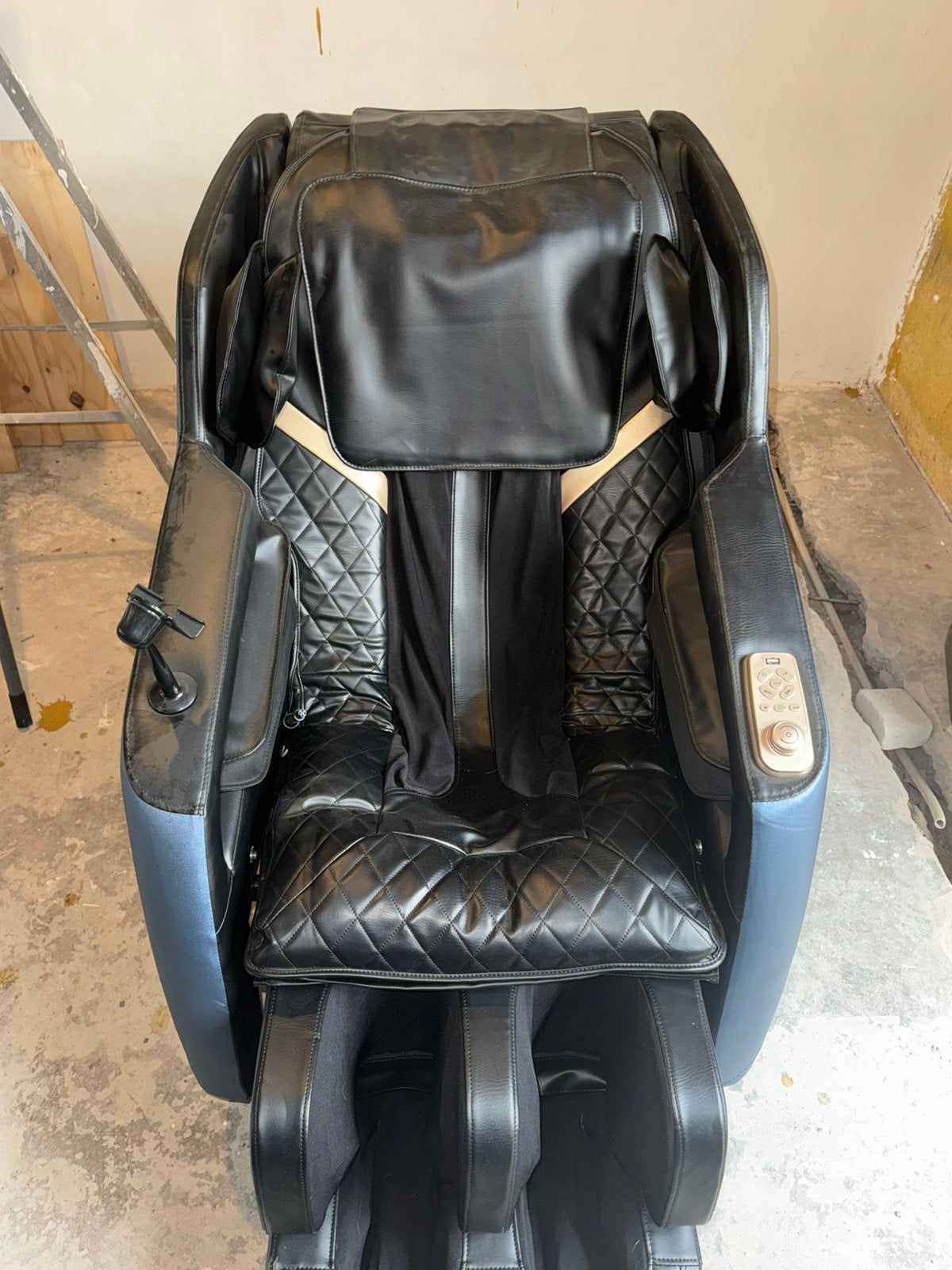Blauwe massagestoel met sltrack en bodyscan kras aan zijkant, Ophalen, Nieuw, Massagestoel of Kussen