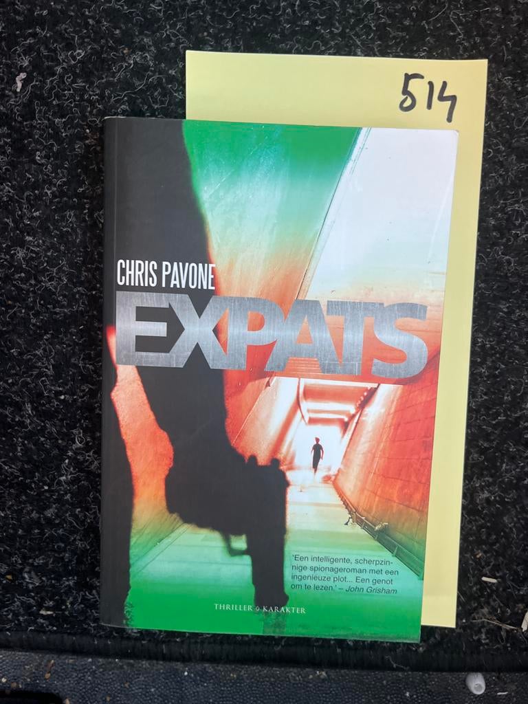 Expats - Chris Pavone (Thriller), Ophalen of Verzenden, Zo goed als nieuw, Wereld overig