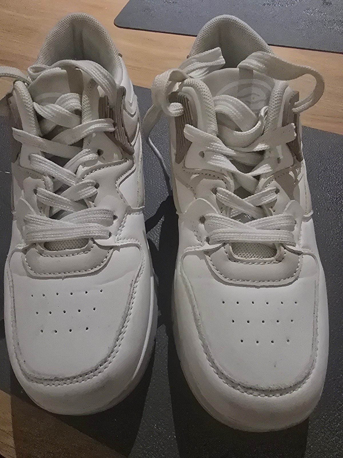 Witte rolschoenen / skateschoenen - Maat 37, Ophalen of Verzenden, Zo goed als nieuw, Overige typen
