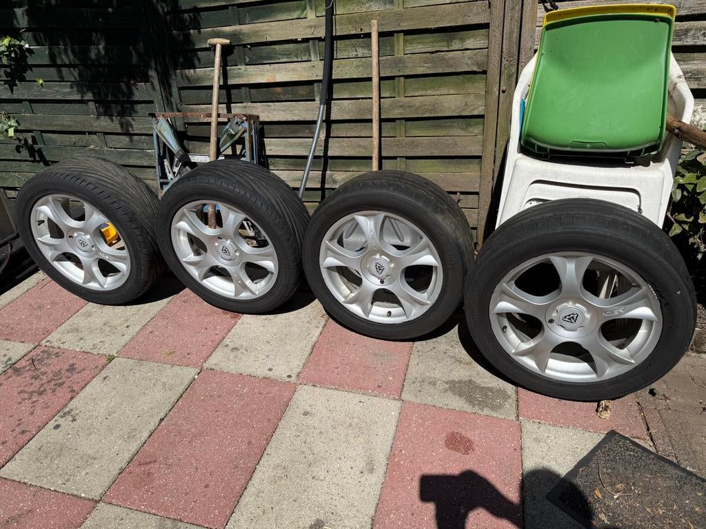Azev 18 inch renault trafic, Ophalen, 18 inch, Bestelwagen, 255 mm