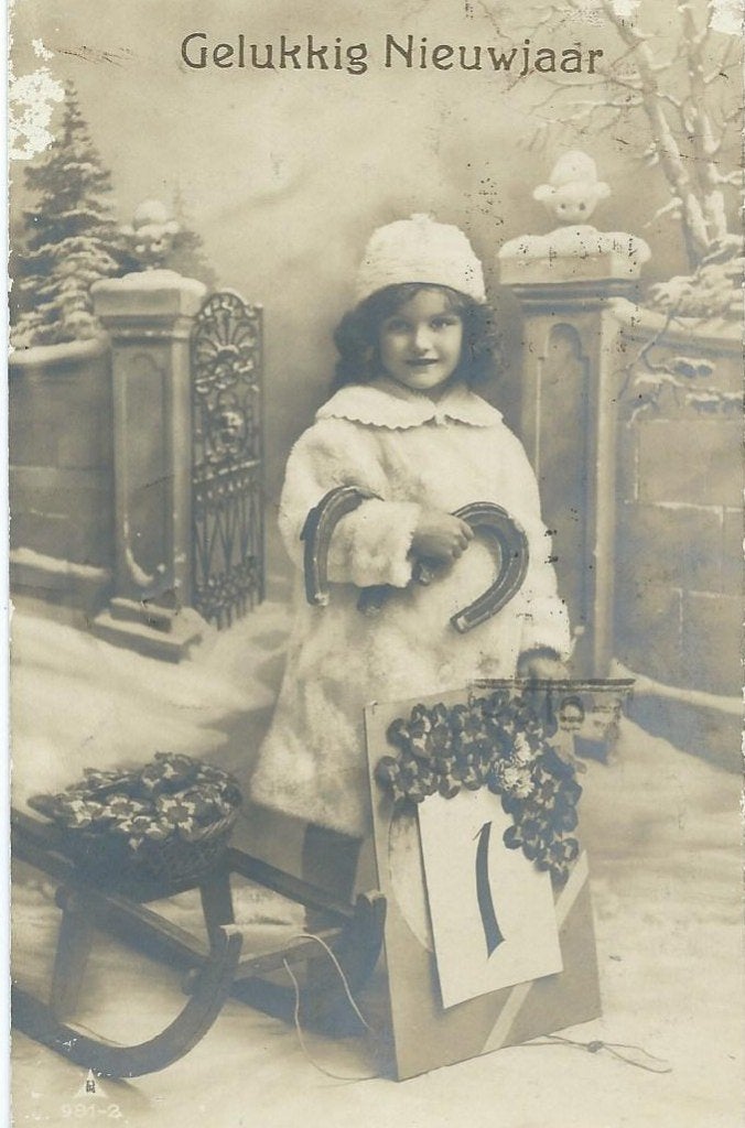 Oude Nieuwjaarskaart met meisje en slee, 1922, Ophalen of Verzenden, Voor 1920, Gelopen, Feest(dag)