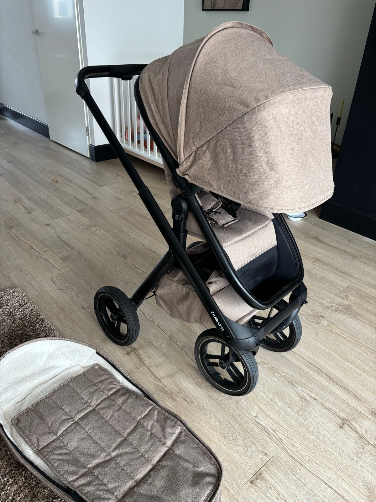 Dubatti kinderwagen met reiswieg en regenhoes, Kinderen en Baby's, Kinderwagens en Combinaties, Gebruikt, Met reiswieg, Ophalen
