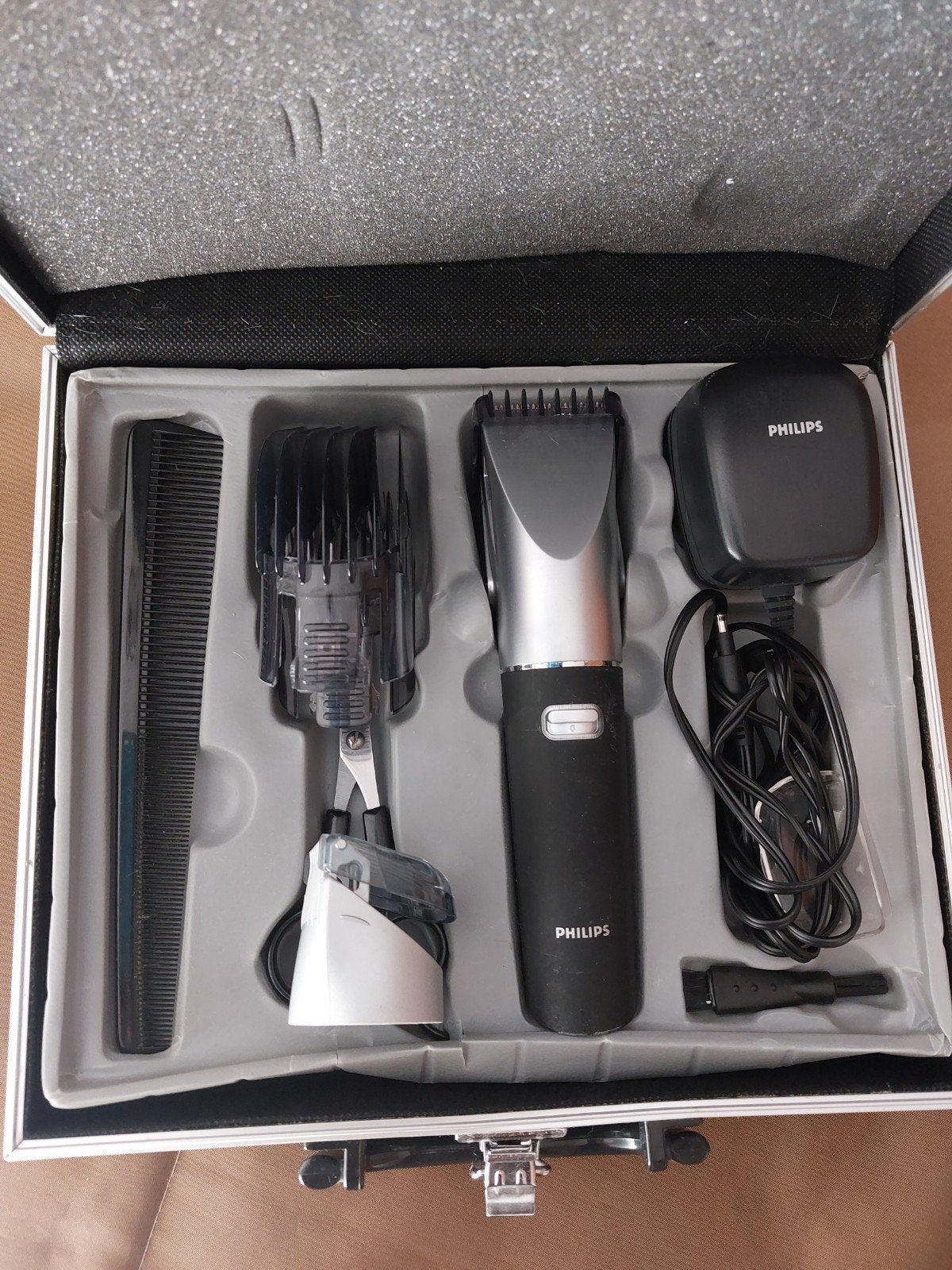 Philips tondeuse/trimmer set in koffer, Witgoed en Apparatuur, Persoonlijke-verzorgingsapparatuur, Ophalen, Gebruikt, Haarverzorging