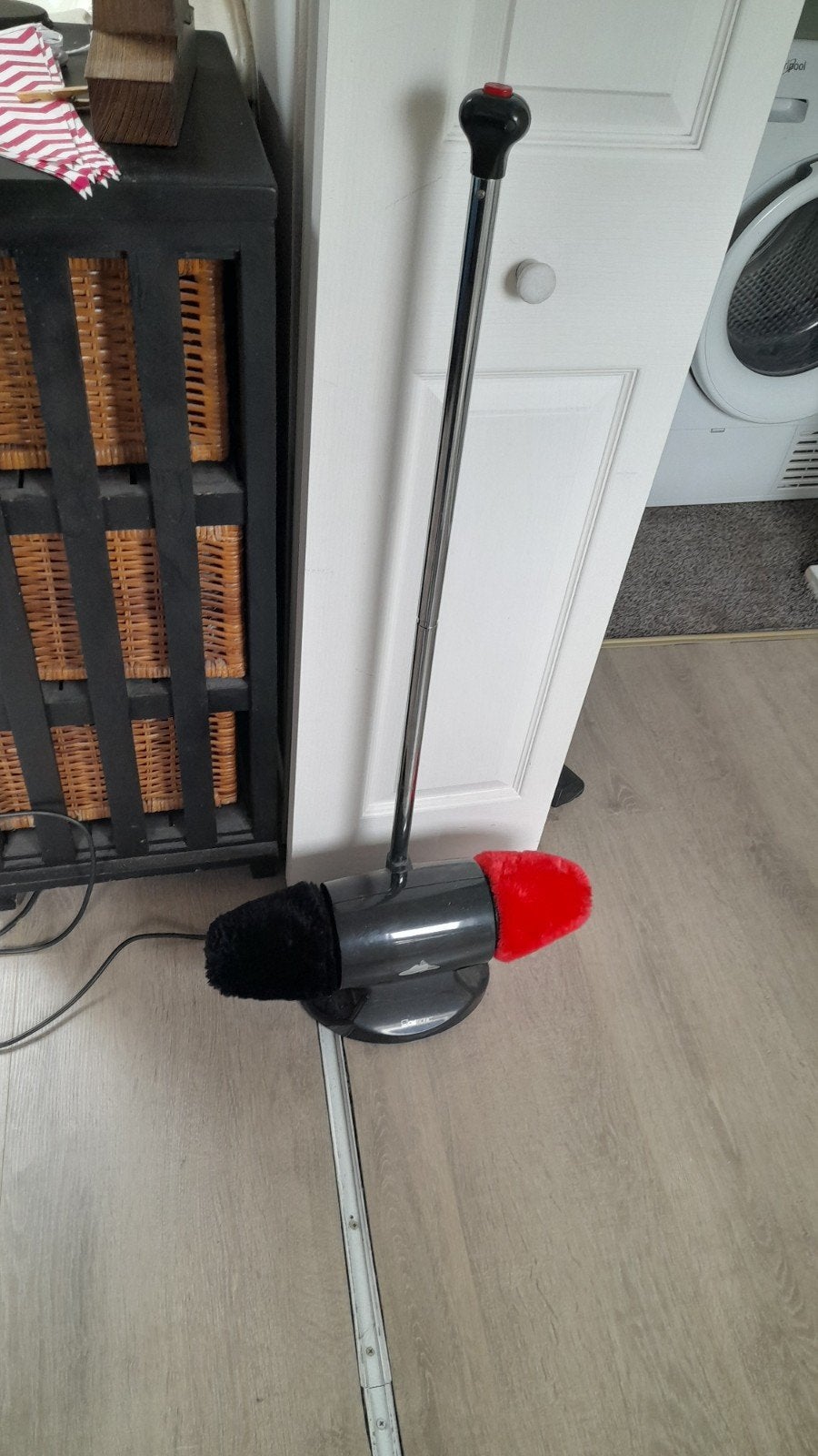 schoenenpoetsmachine, Ophalen