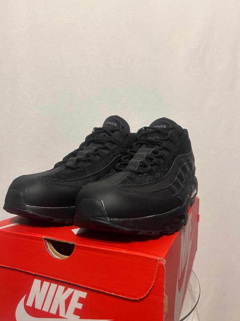 NIEUW IN DOOS! Maat 49,5 - Nike Air Max 95 Triple Black, Verzenden, Zwart, Nike, Nieuw