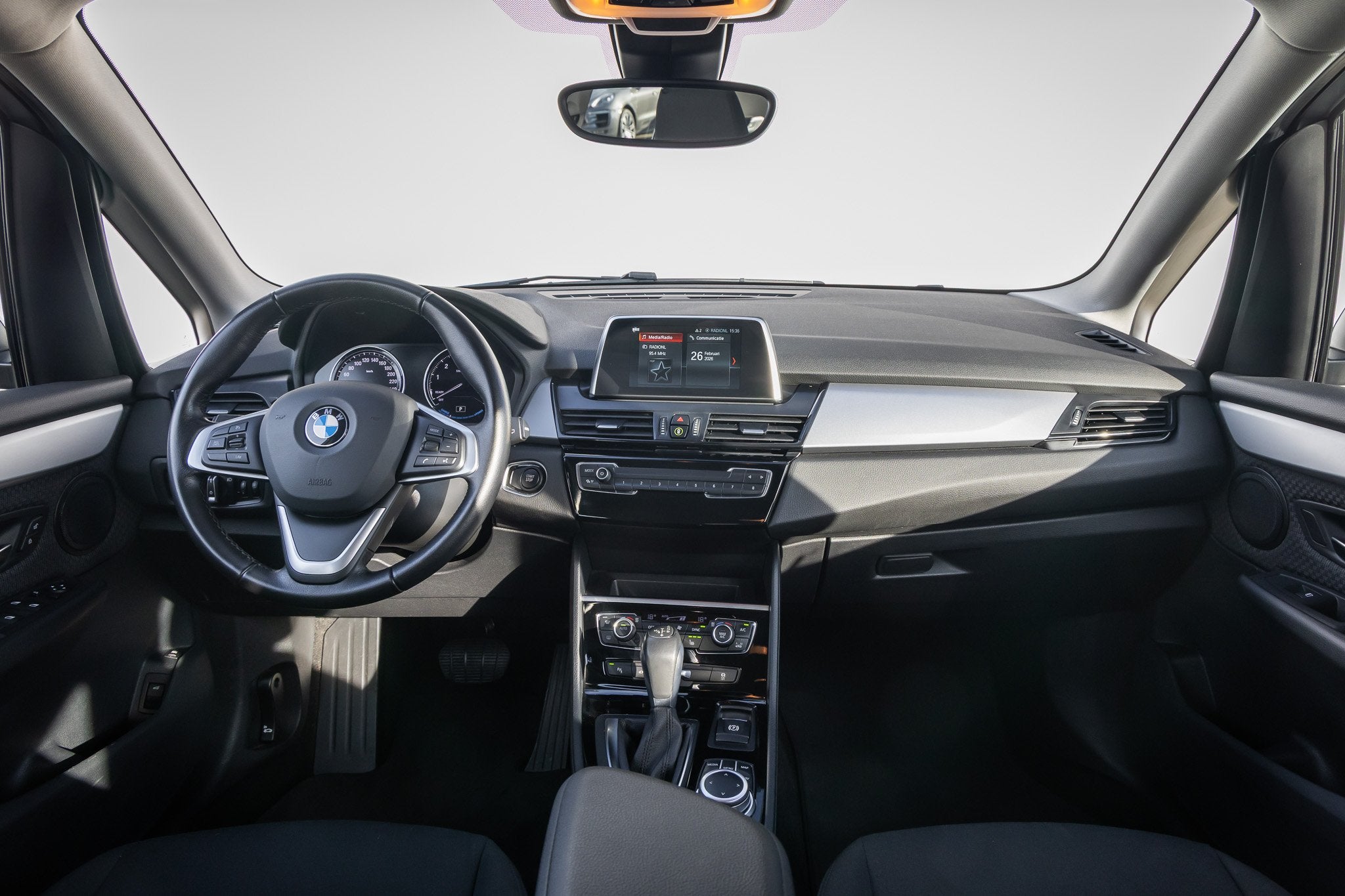 BMW 2 Serie Active Tourer 225xe iPerformance Stoelverwarming, Auto's, 136 pk, Gebruikt, Euro 6, 1650 kg