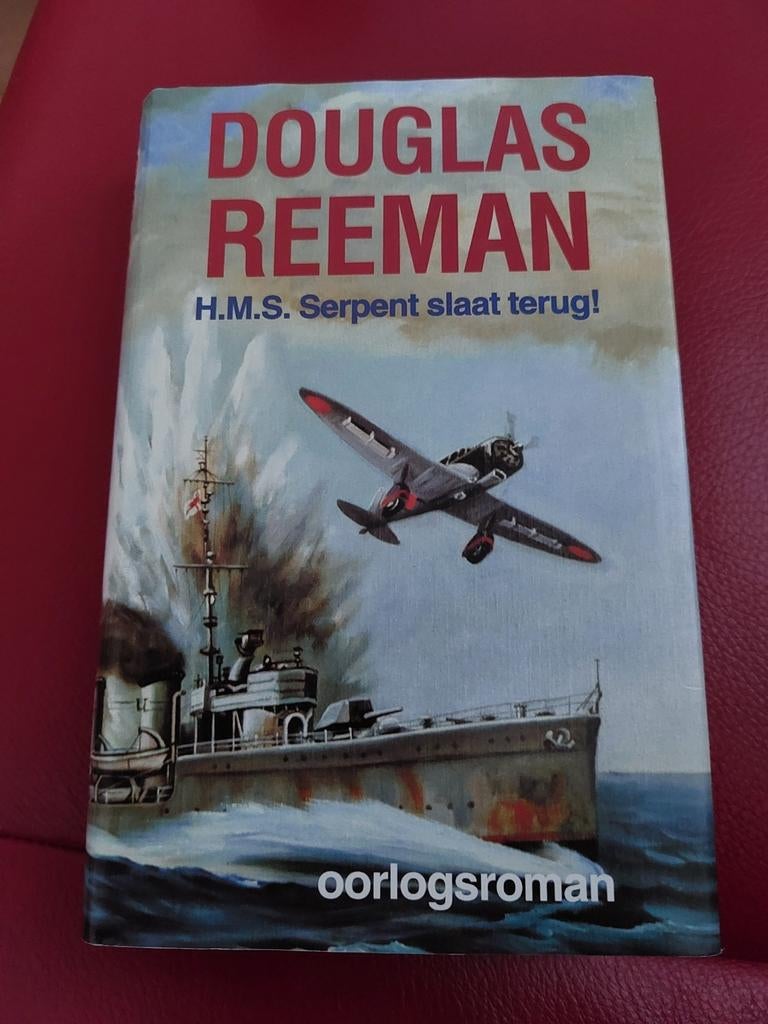 Douglas Reeman - H.M.S. Serpent Slaat Terug! (Oorlogsroman), Ophalen of Verzenden, Gelezen, Douglas Reeman