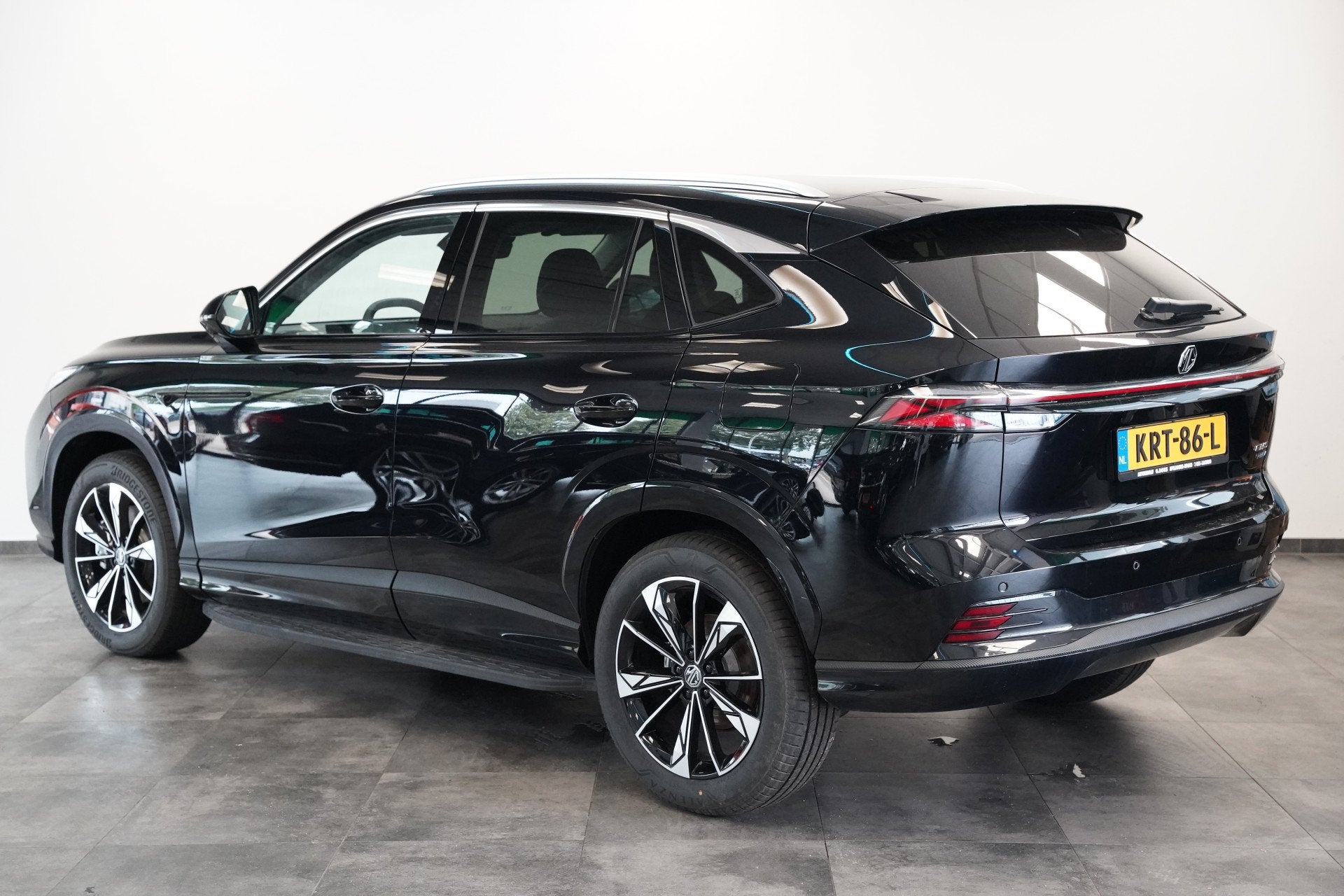 MG MG HS PHEV 1.5 Luxury Treeplanken electrische klep 360 ca, Auto's, Gebruikt, 4 cilinders, Met garantie (alle), Bedrijf