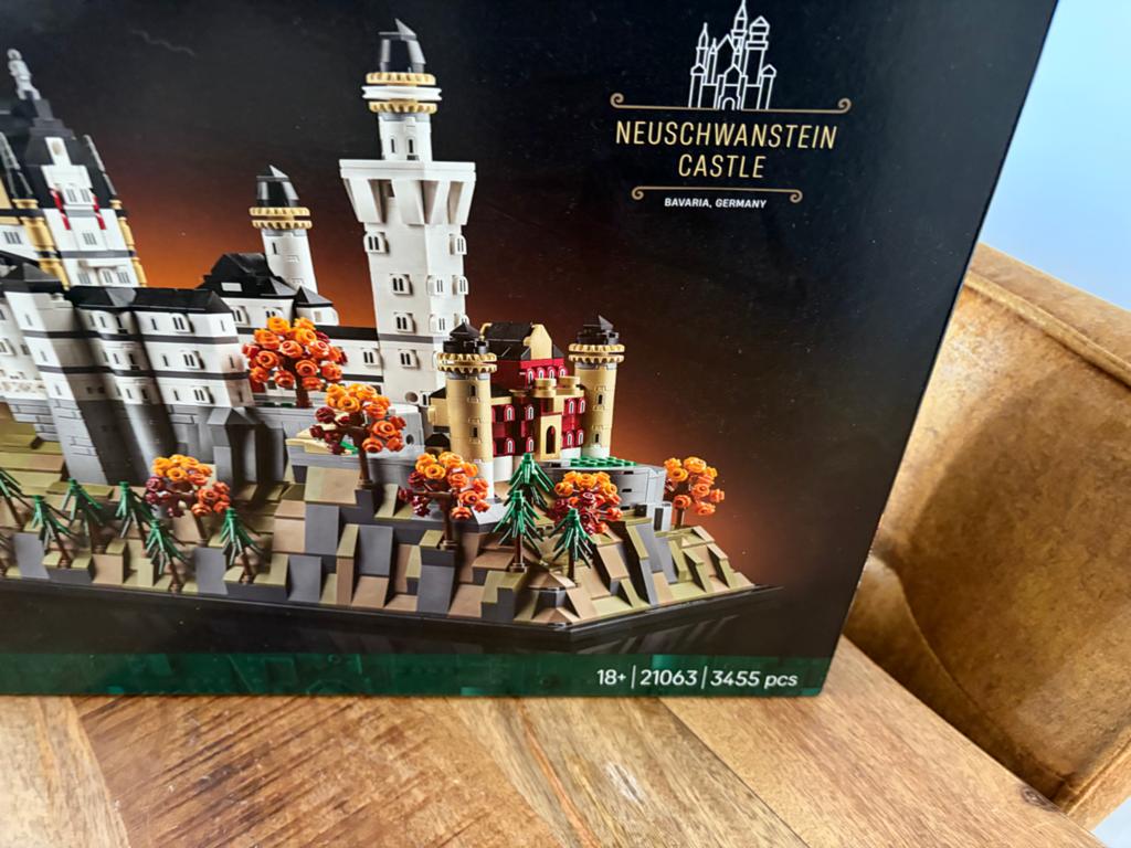 Lego Architecture 21063 Neuschwanstein Castle, Ophalen, Zo goed als nieuw