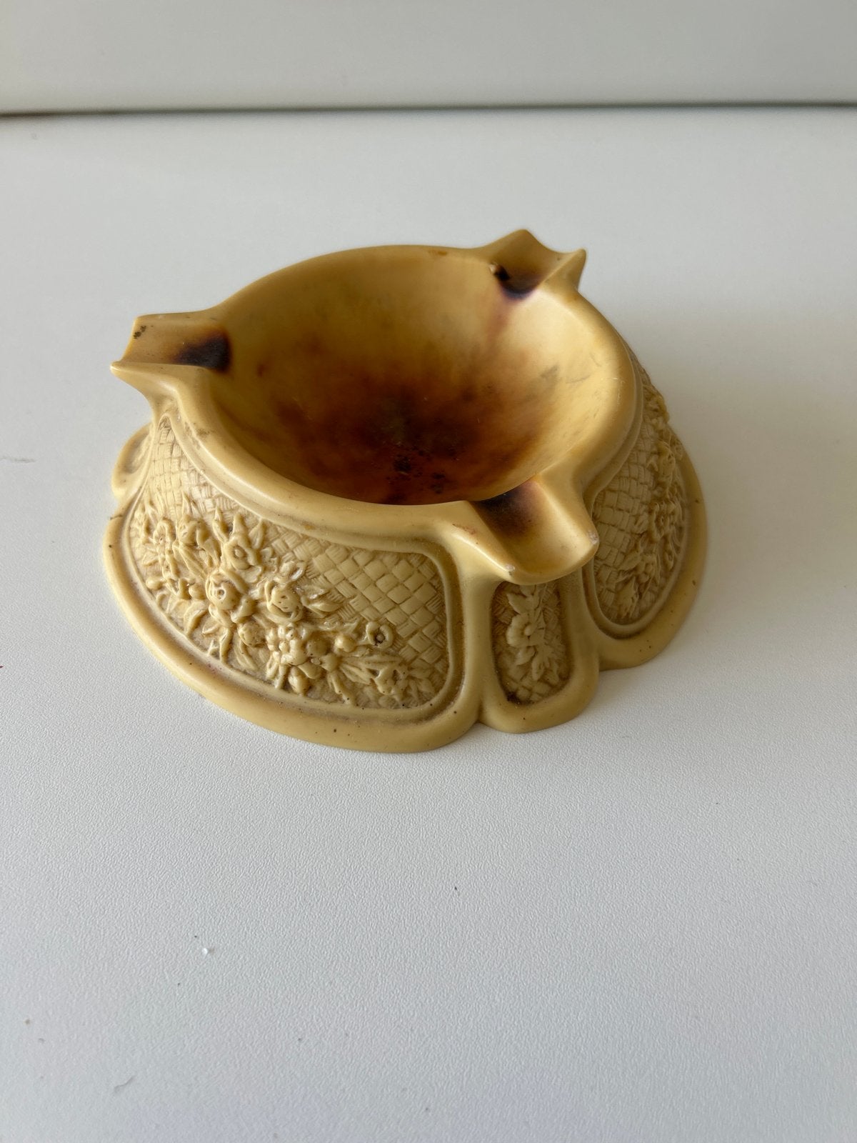 Vintage Asbak met Bloemenreliëf, Ophalen of Verzenden, Gebruikt, Asbak