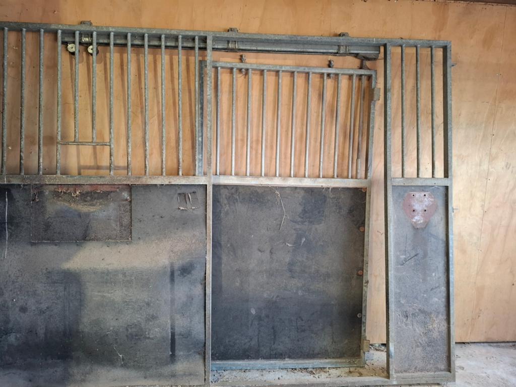 Voorwand paardenstal met schuifdeur, Dieren en Toebehoren, Ophalen, Overige soorten