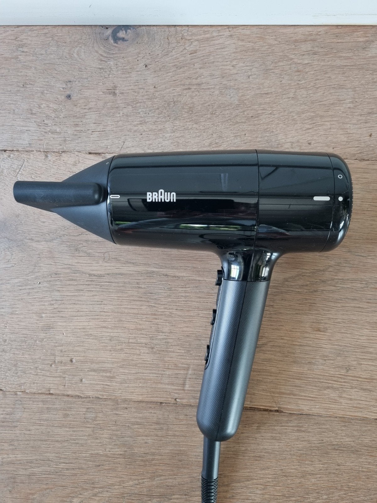 ZGAN: Braun föhn HD2.0 lichtgewicht € 15,-, Ophalen of Verzenden, Zo goed als nieuw, Föhn of Haardroger