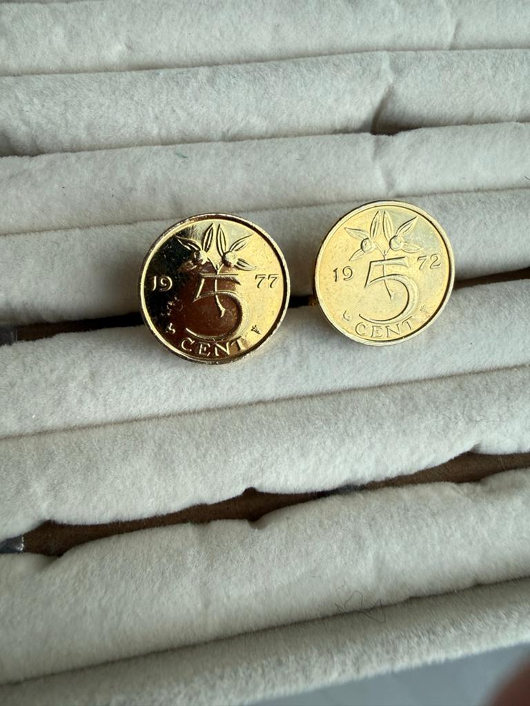 Manchetknopen met Nederlandse 5 cent munten (1972 & 1977), Ophalen of Verzenden, Gebruikt, Overige materialen