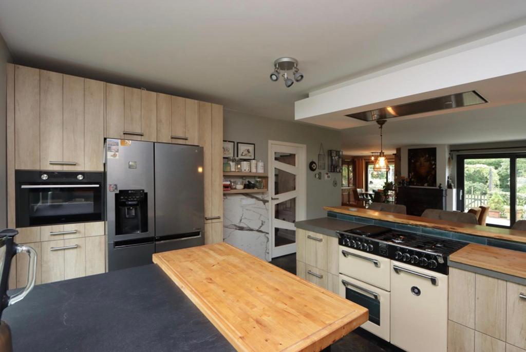 Landelijke keuken inclusief bar en apparatuur, Huis en Inrichting, Keuken | Complete keukens, Ophalen, Gebruikt