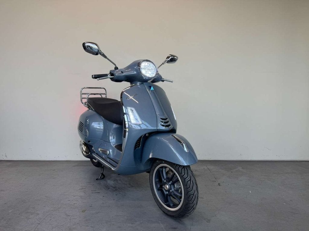 Vespa GTS 310 Crystal Blue Metallic, 2025, Custom, Motoren, Niet ingevuld, Scooter, Bedrijf, Niet ingevuld