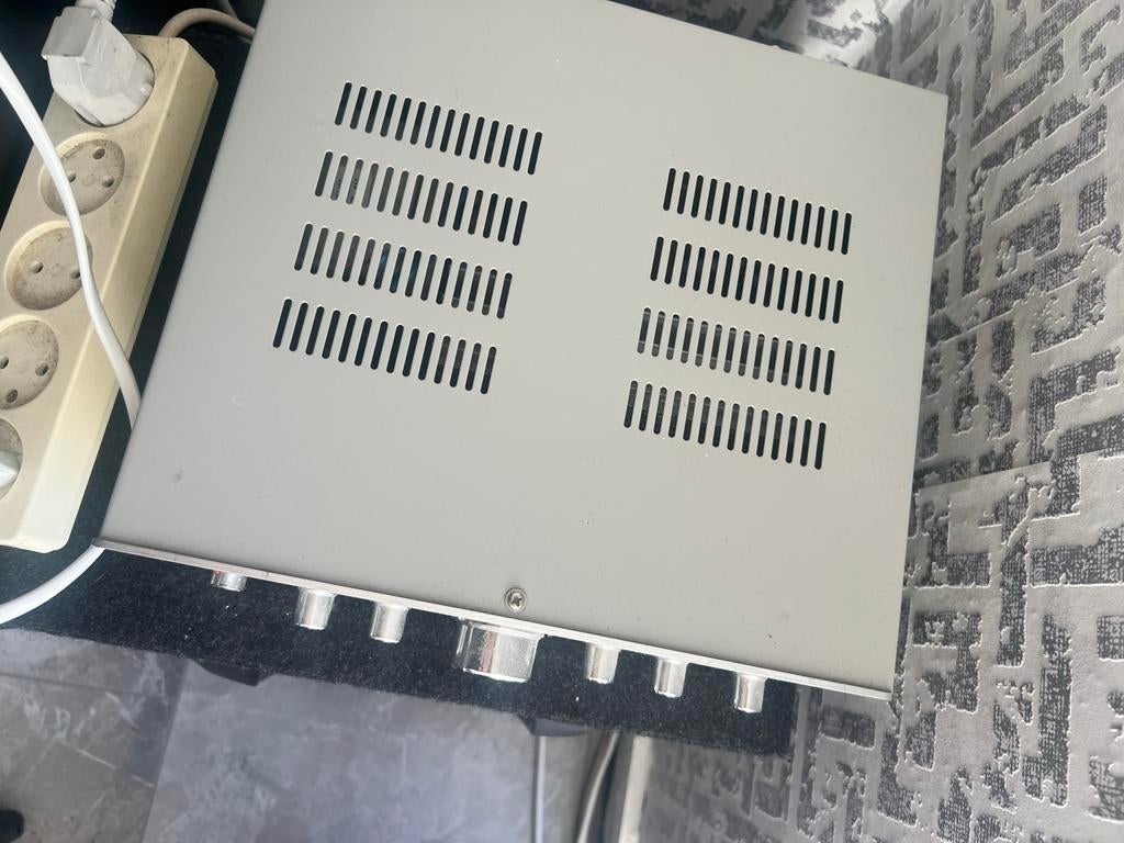 Skytronic Surround Power Amplifier - Zilver, Audio, Tv en Foto, Versterkers en Receivers, Gebruikt, Overige systemen, Minder dan 60 watt