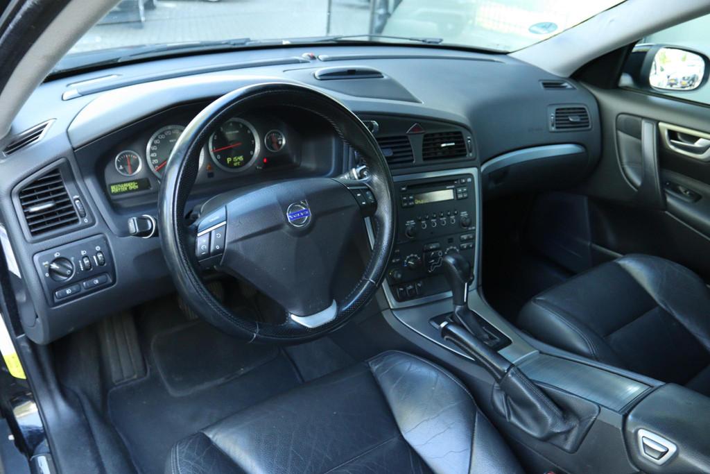 VOLVO S60 2.4 MOMENTUM 5CIL AUT. | STOELVERW. | LEDER | LMV, Auto's, Volvo, Gebruikt, Zwart, S60, 2435 cc