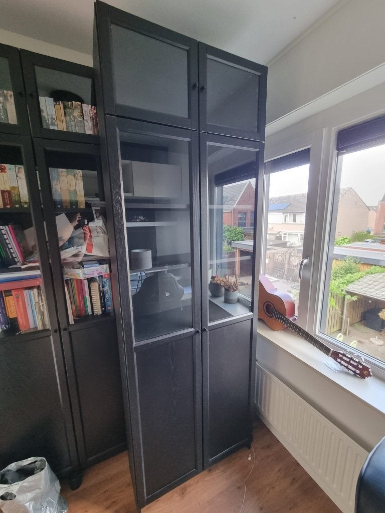 Ikea BILLY boekenkast met opzetstuk & OXBERG deuren – zwart, Huis en Inrichting, Kasten | Boekenkasten, Ophalen, 200 cm of meer