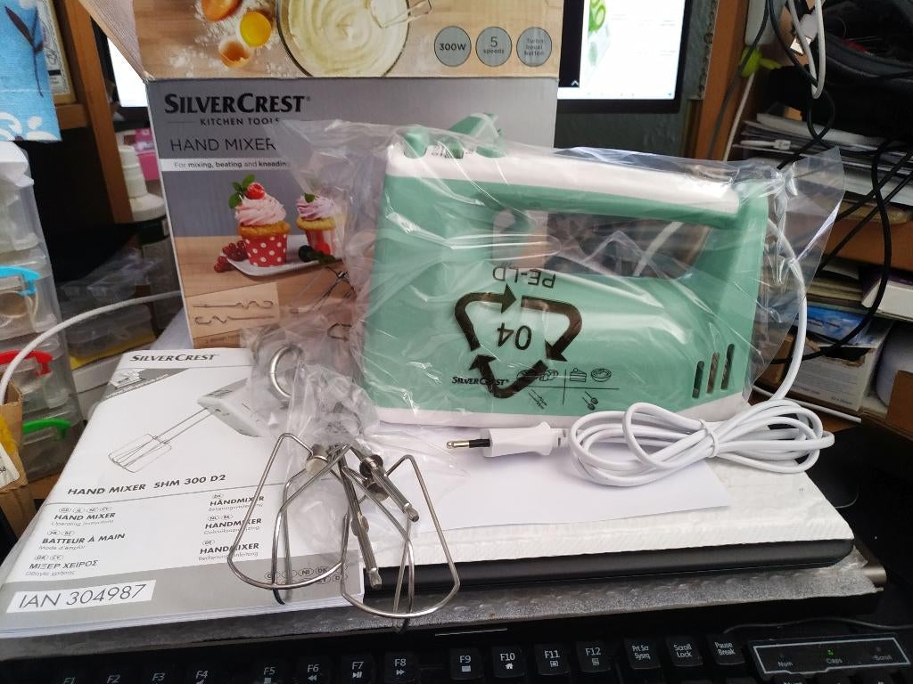 Handmixer 300 W, Witgoed en Apparatuur, Keukenmixers, Nieuw, Minder dan 1 liter, 3 snelheden of meer, Ophalen of Verzenden