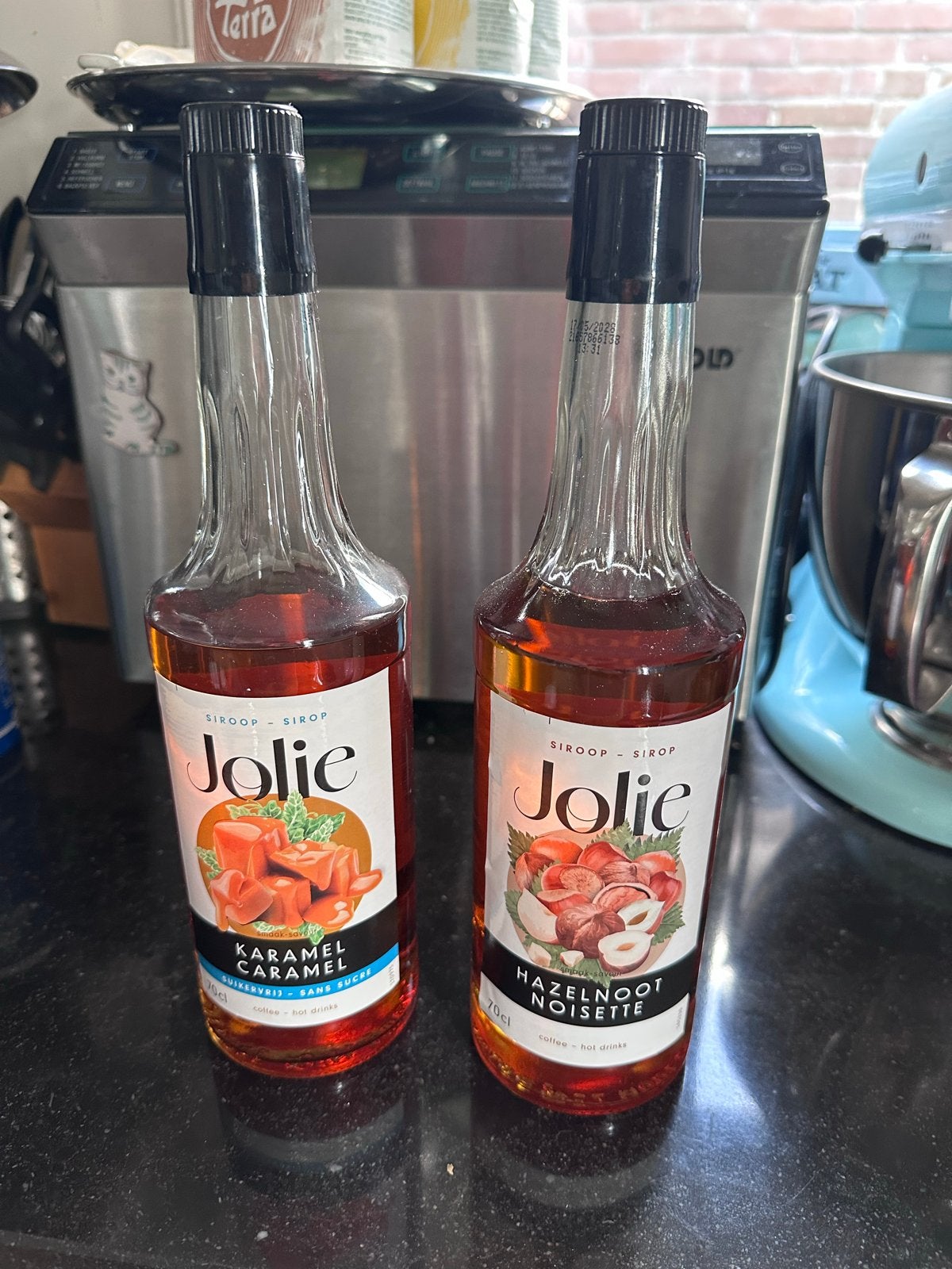 Karamel en Hazelnoot Siroop, Ophalen
