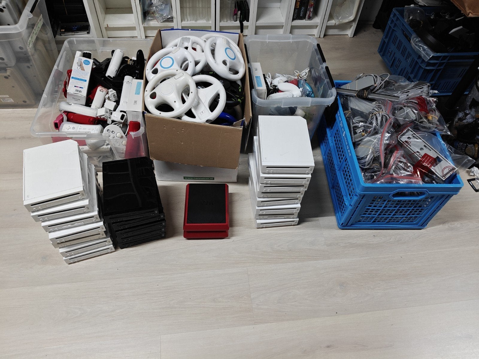 Wii Consoles, controllers, nunchucks, stuurtjes en kabels, .., ., Ophalen of Verzenden, Zo goed als nieuw